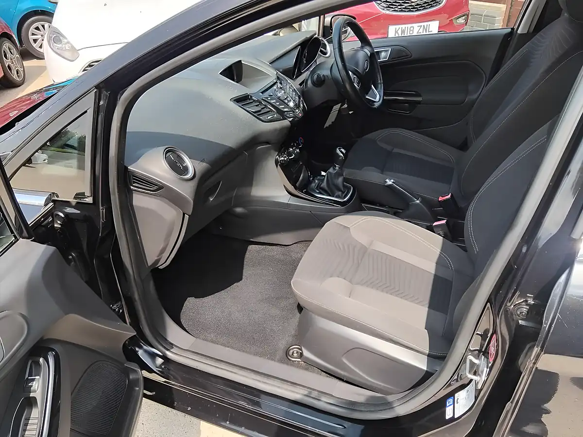 Used 2015 Ford Fiesta Zetec Black - Interior and Exterior details 19