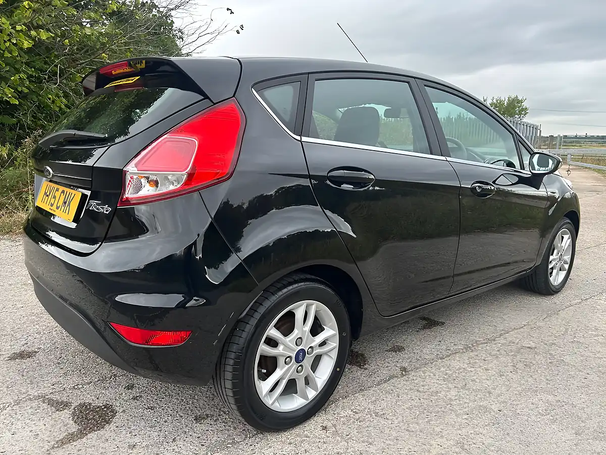 Used 2015 Ford Fiesta Zetec Black - Interior and Exterior details 10