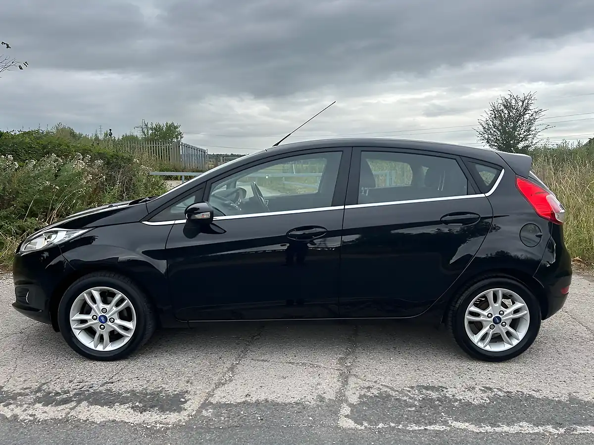Used 2015 Ford Fiesta Zetec Black - Interior and Exterior details 5