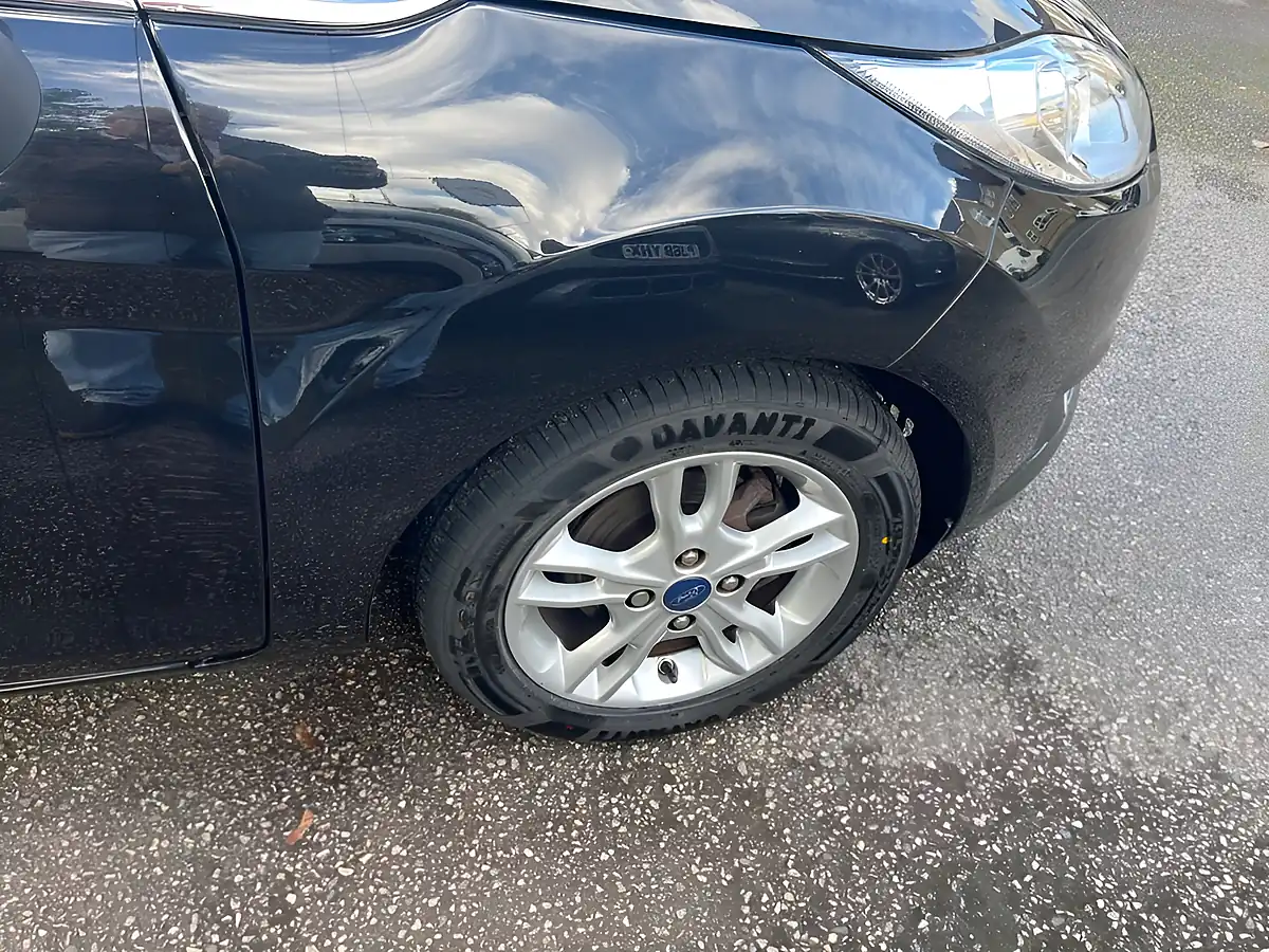 Used 2015 Ford Fiesta Zetec Black - Interior and Exterior details 5