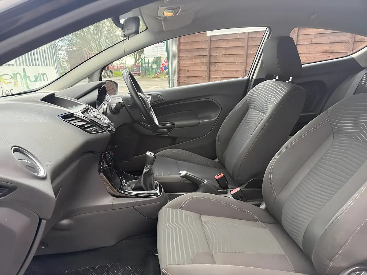 Used 2015 Ford Fiesta Zetec Black - Interior and Exterior details 15