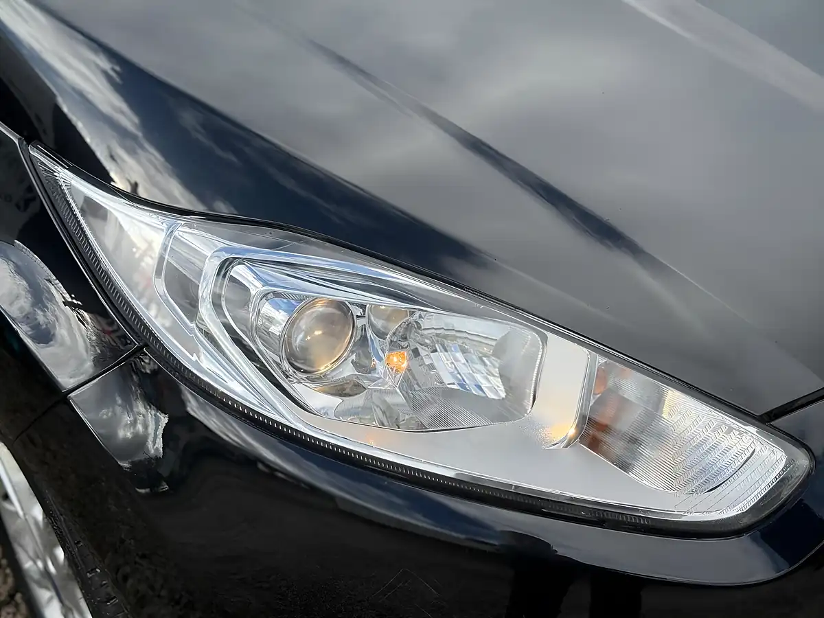Used 2015 Ford Fiesta Zetec Black - Interior and Exterior details 16