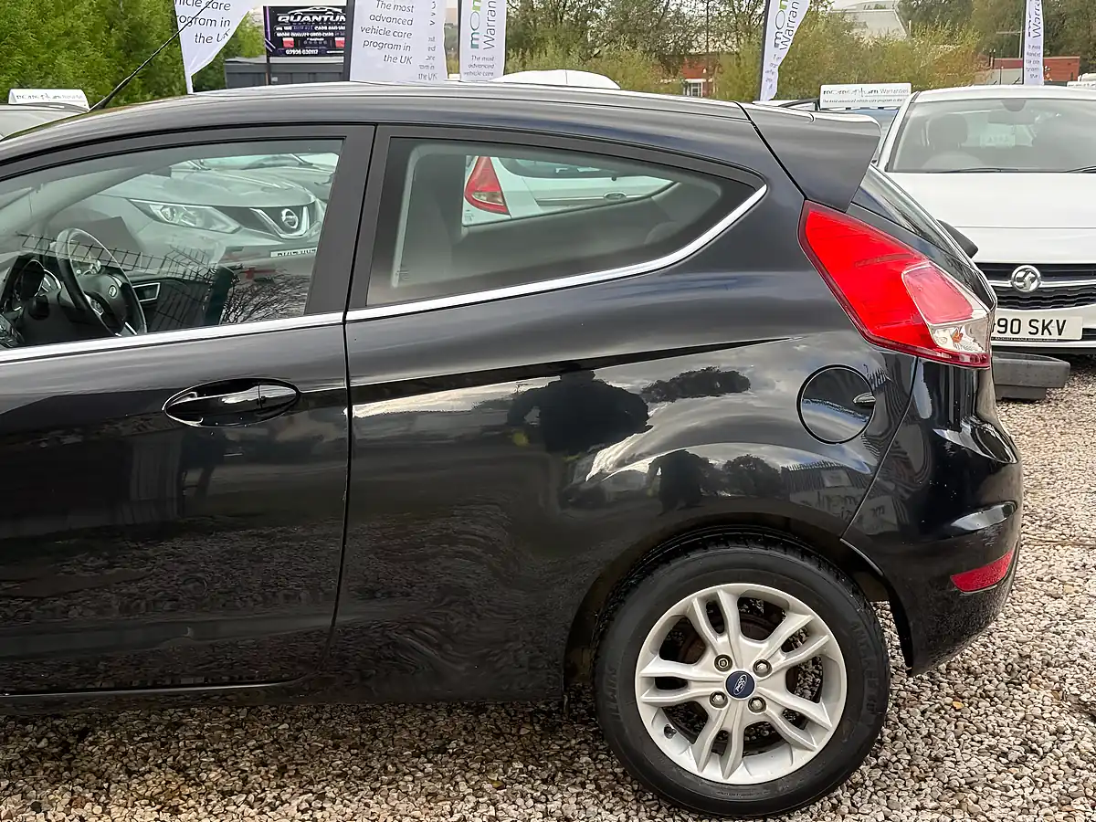 Used 2015 Ford Fiesta Zetec Black - Interior and Exterior details 6