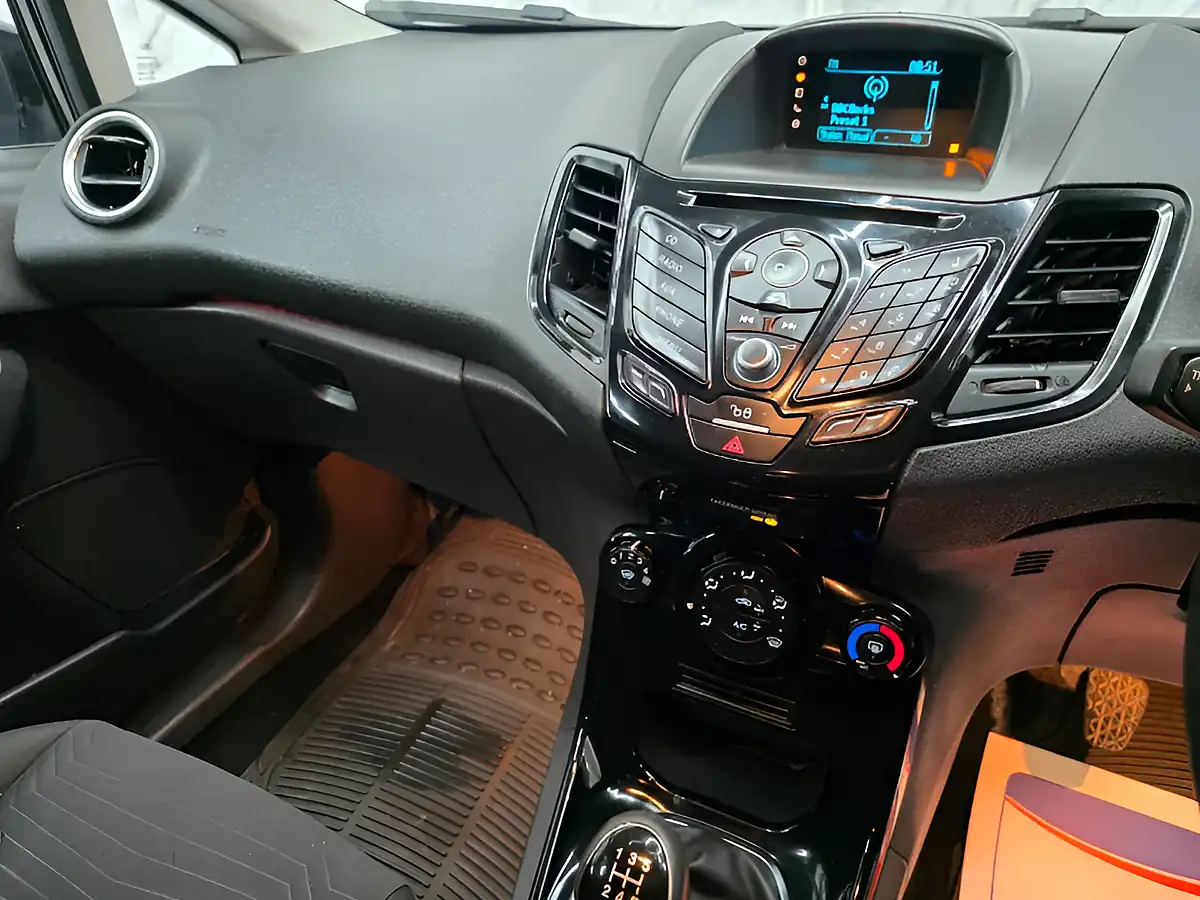 Used 2015 Ford Fiesta Zetec Black - Interior and Exterior details 17