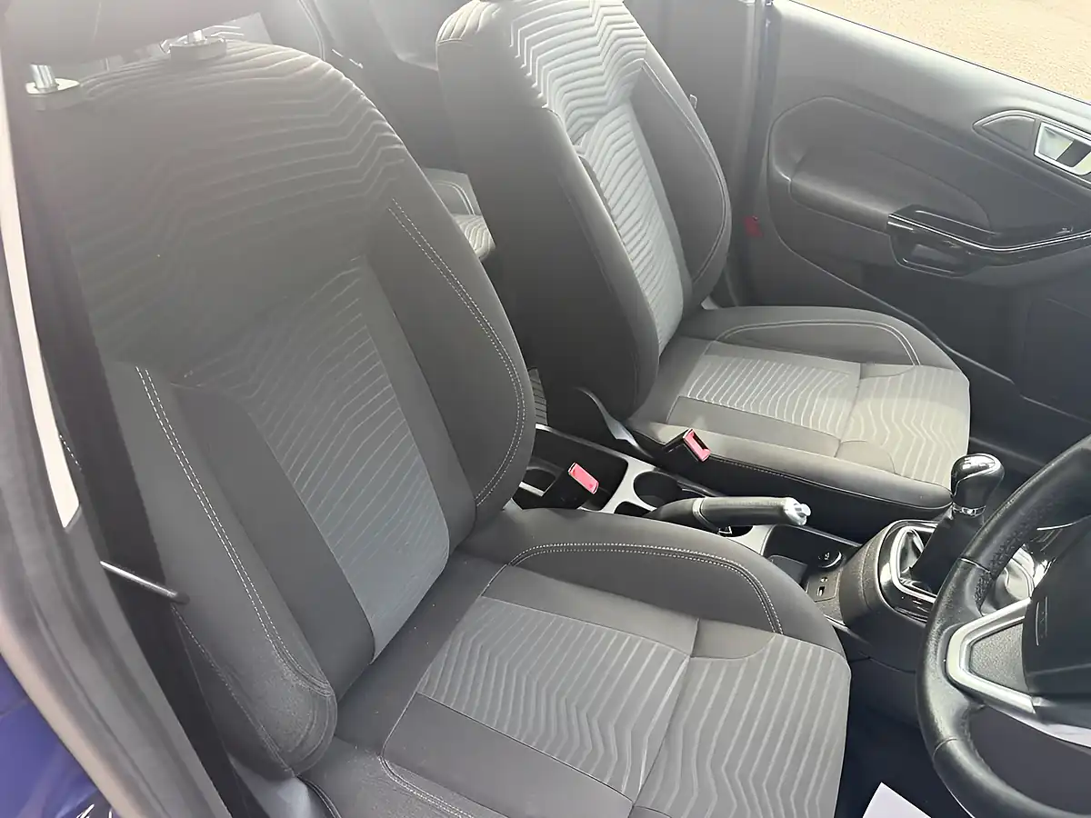 Used 2015 Ford Fiesta Zetec Blue - Interior and Exterior details 17