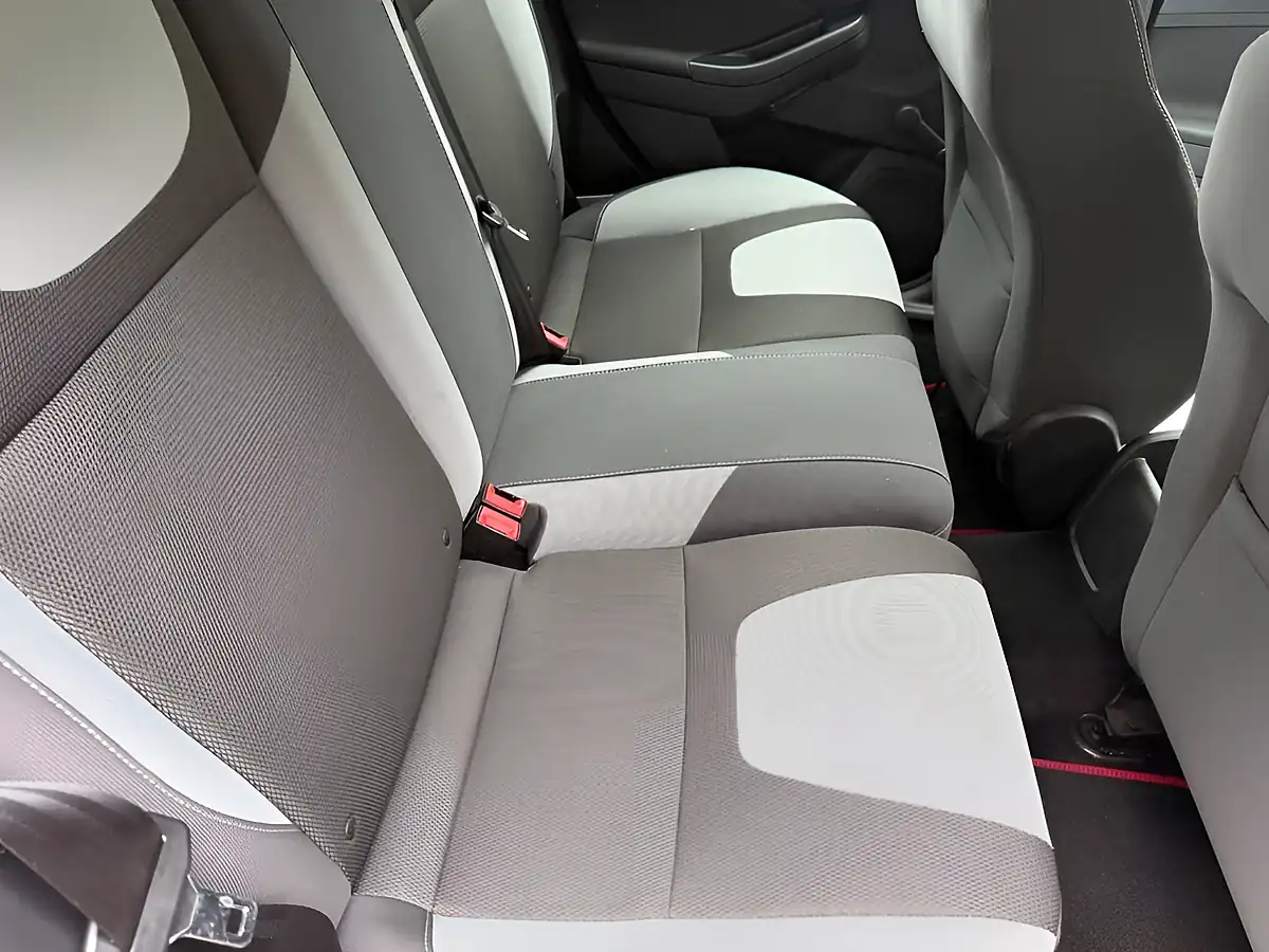Used 2015 Ford Fiesta Zetec Blue - Interior and Exterior details 18