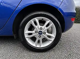 Used 2015 Ford Fiesta Zetec Blue - Interior and Exterior details 10