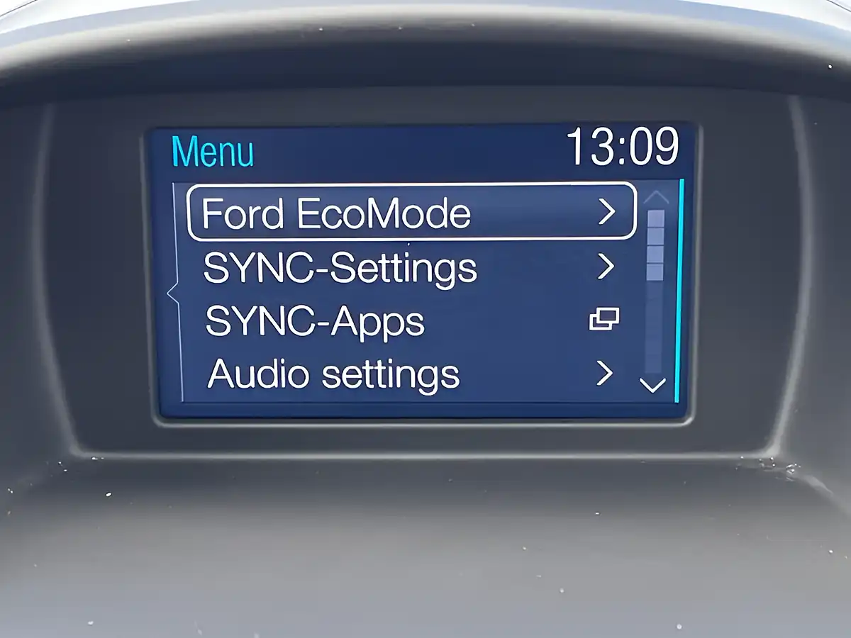 Used 2015 Ford Fiesta Zetec Blue - Interior and Exterior details 17