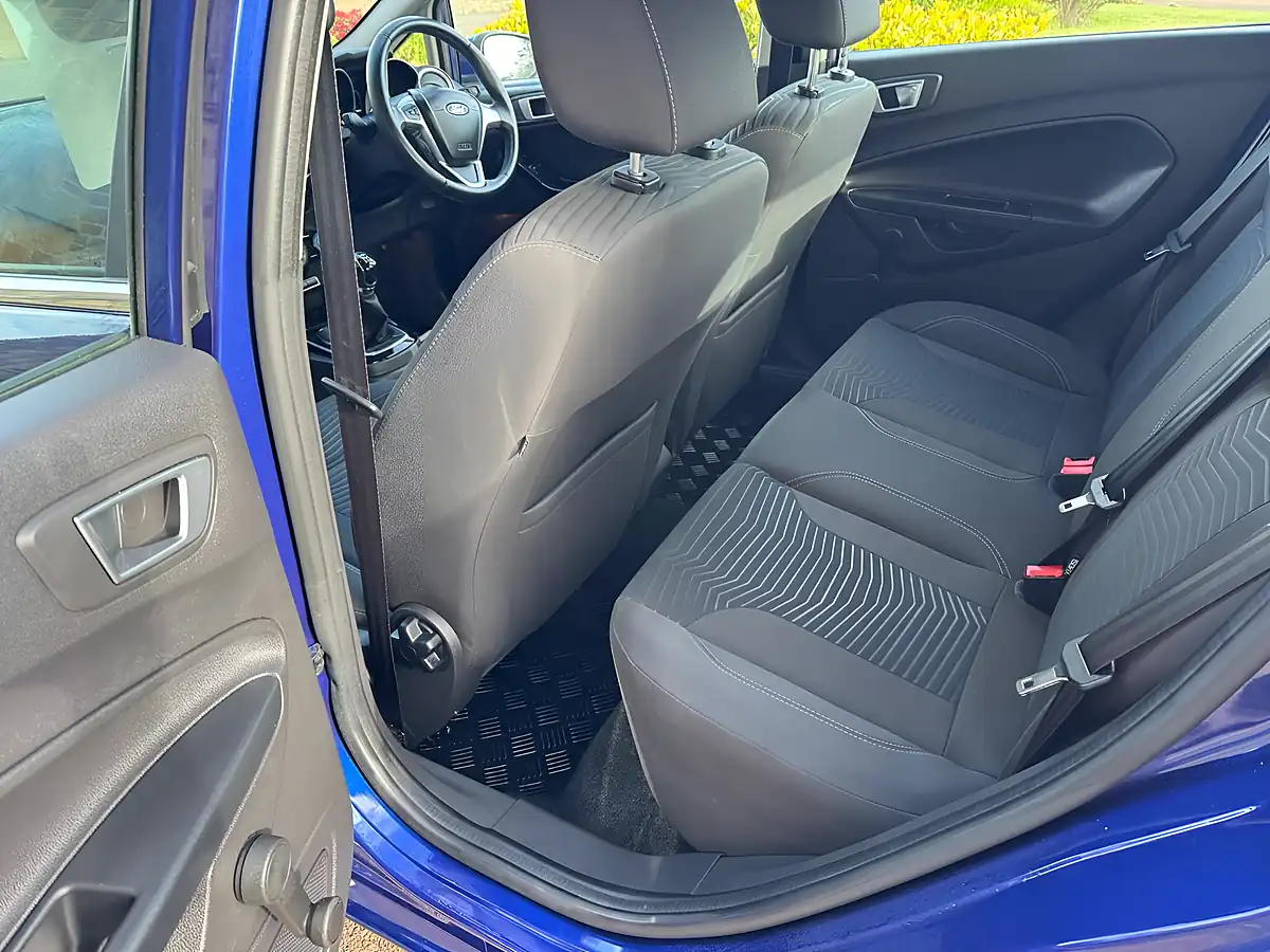 Used 2015 Ford Fiesta Zetec Blue - Interior and Exterior details 17