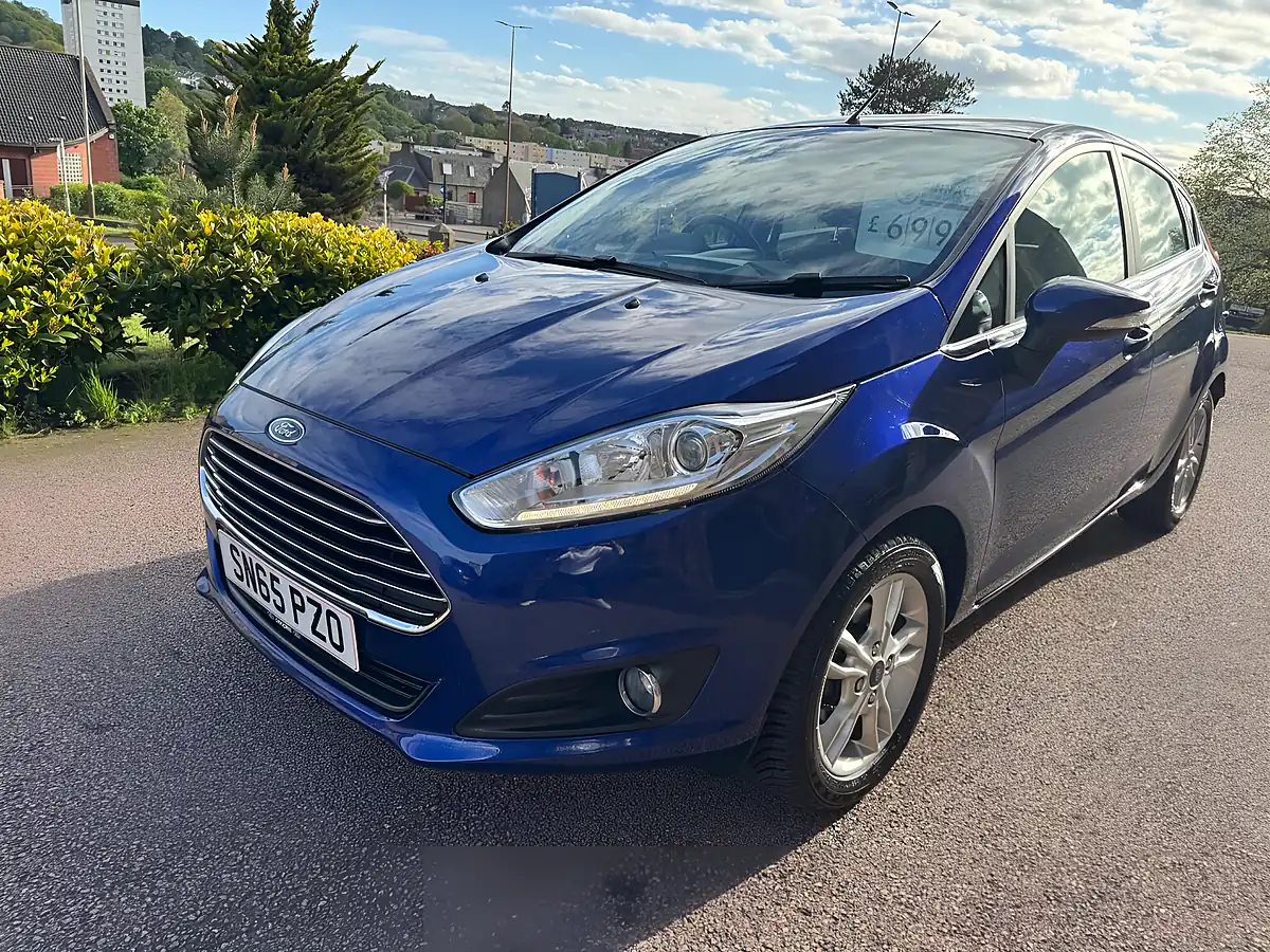 Used 2015 Ford Fiesta Zetec Blue - Interior and Exterior details 5