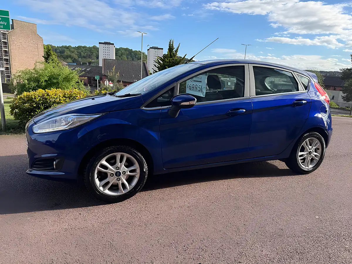 Used 2015 Ford Fiesta Zetec Blue - Interior and Exterior details 7
