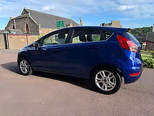 Used 2015 Ford Fiesta Zetec Blue - Interior and Exterior details 8