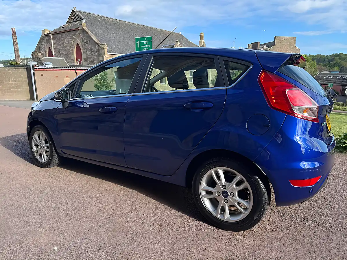 Used 2015 Ford Fiesta Zetec Blue - Interior and Exterior details 9