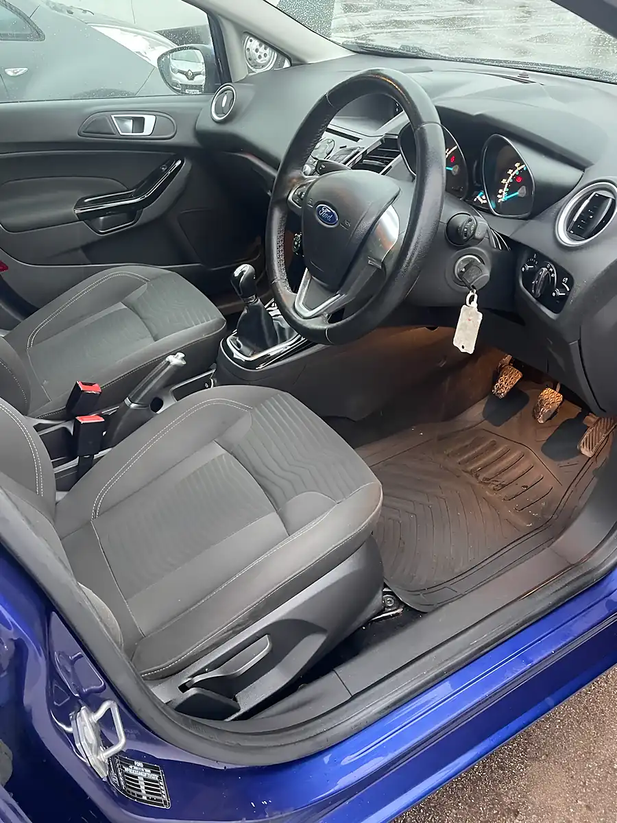 Used 2015 Ford Fiesta Zetec Blue - Interior and Exterior details 10