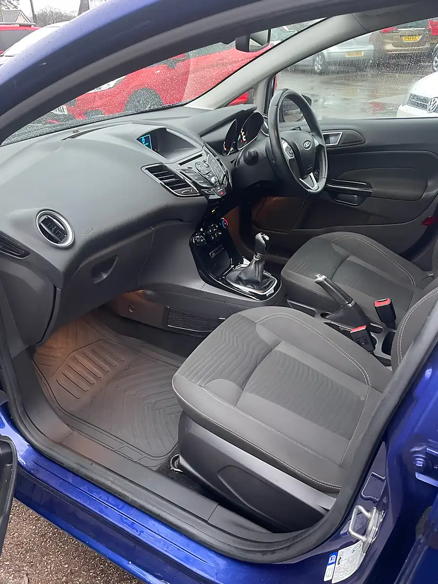 Used 2015 Ford Fiesta Zetec Blue - Interior and Exterior details 5