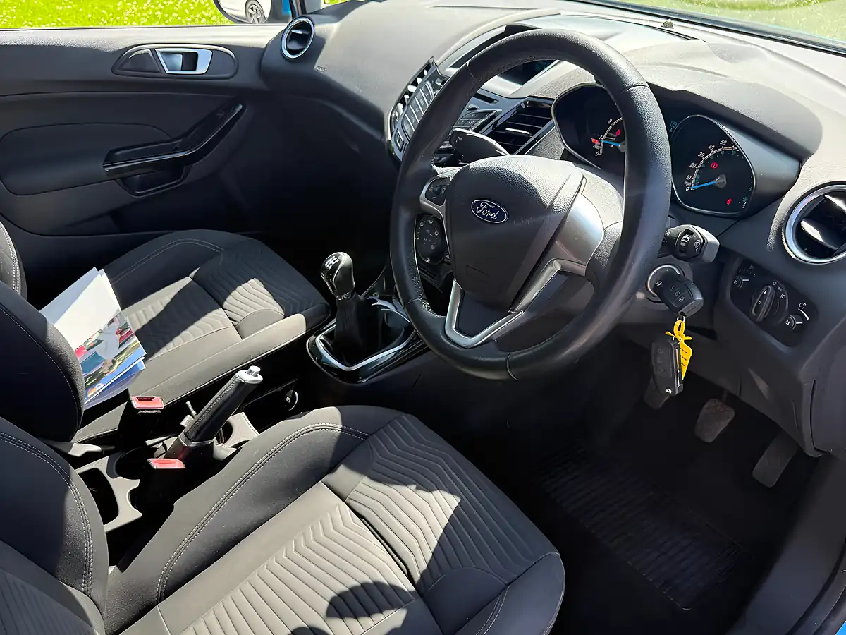 Used 2015 Ford Fiesta Zetec Blue - Interior and Exterior details 9
