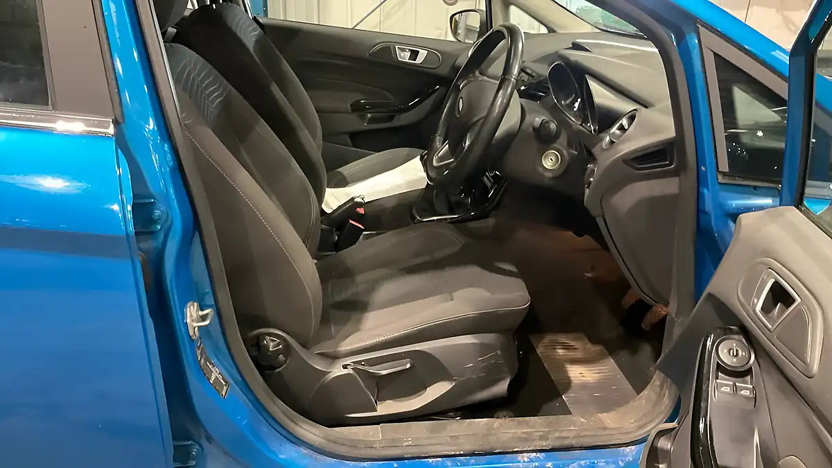 Used 2015 Ford Fiesta Zetec Blue - Interior and Exterior details 5