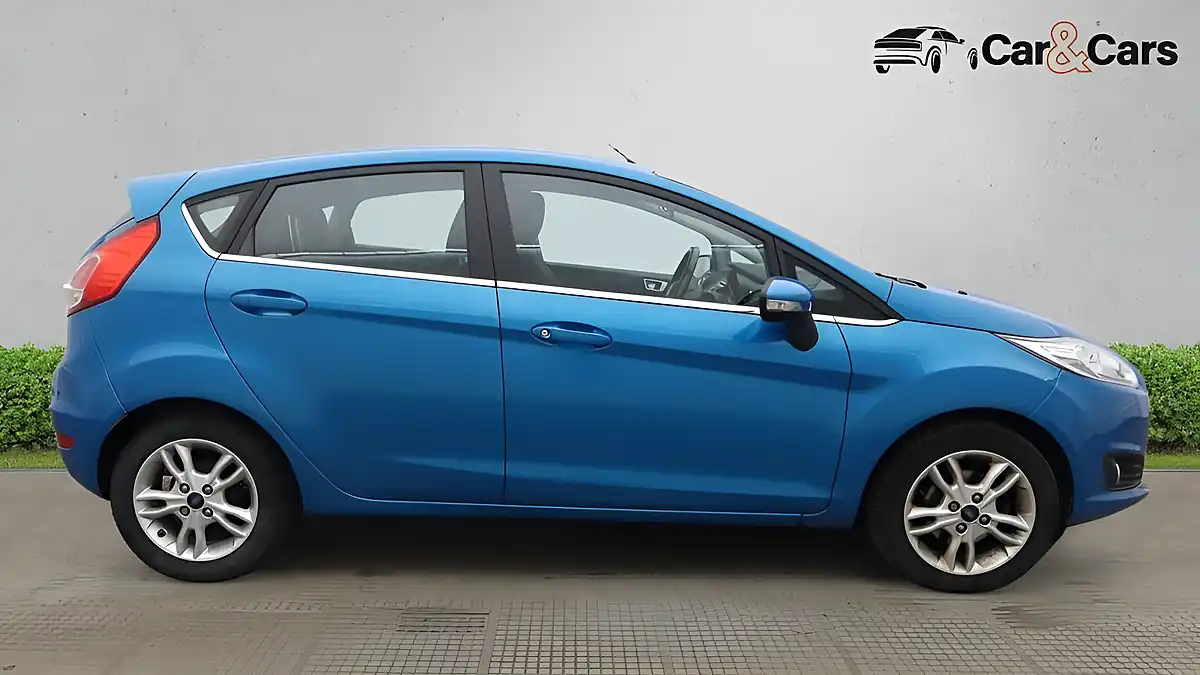 Used 2015 Ford Fiesta Zetec Blue - Interior and Exterior details 8