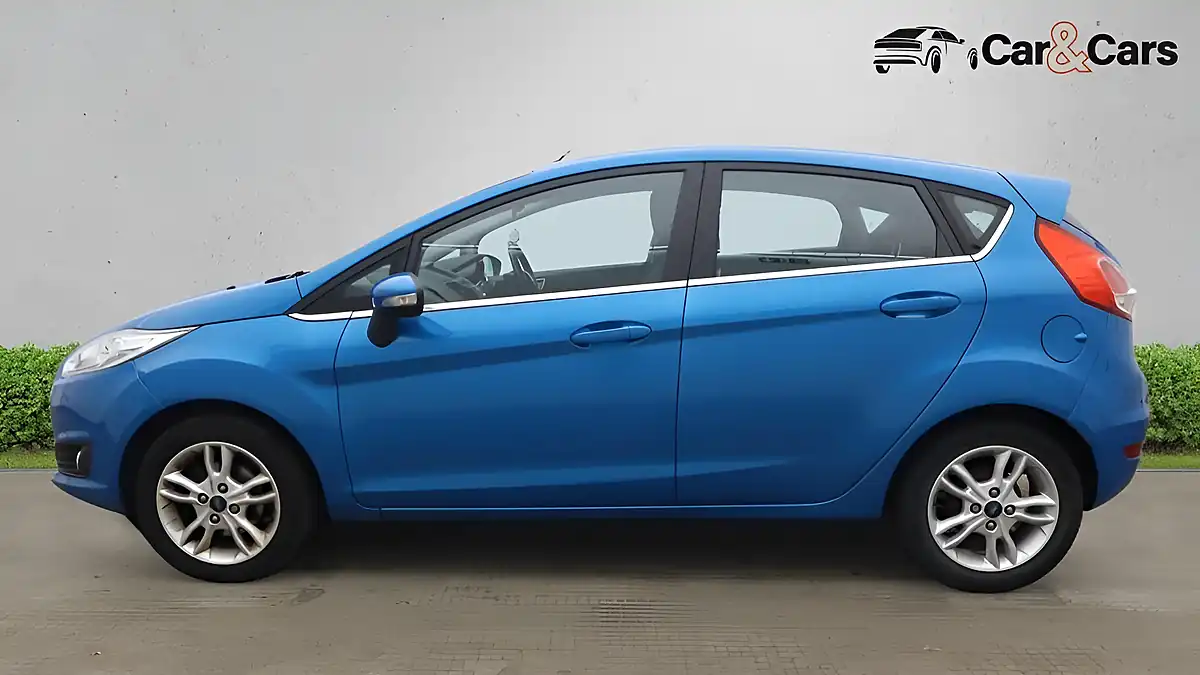 Used 2015 Ford Fiesta Zetec Blue - Interior and Exterior details 9