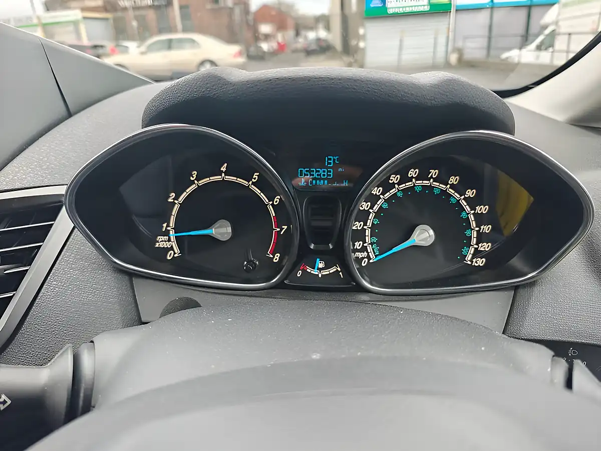 Used 2015 Ford Fiesta Zetec Blue - Interior and Exterior details 5