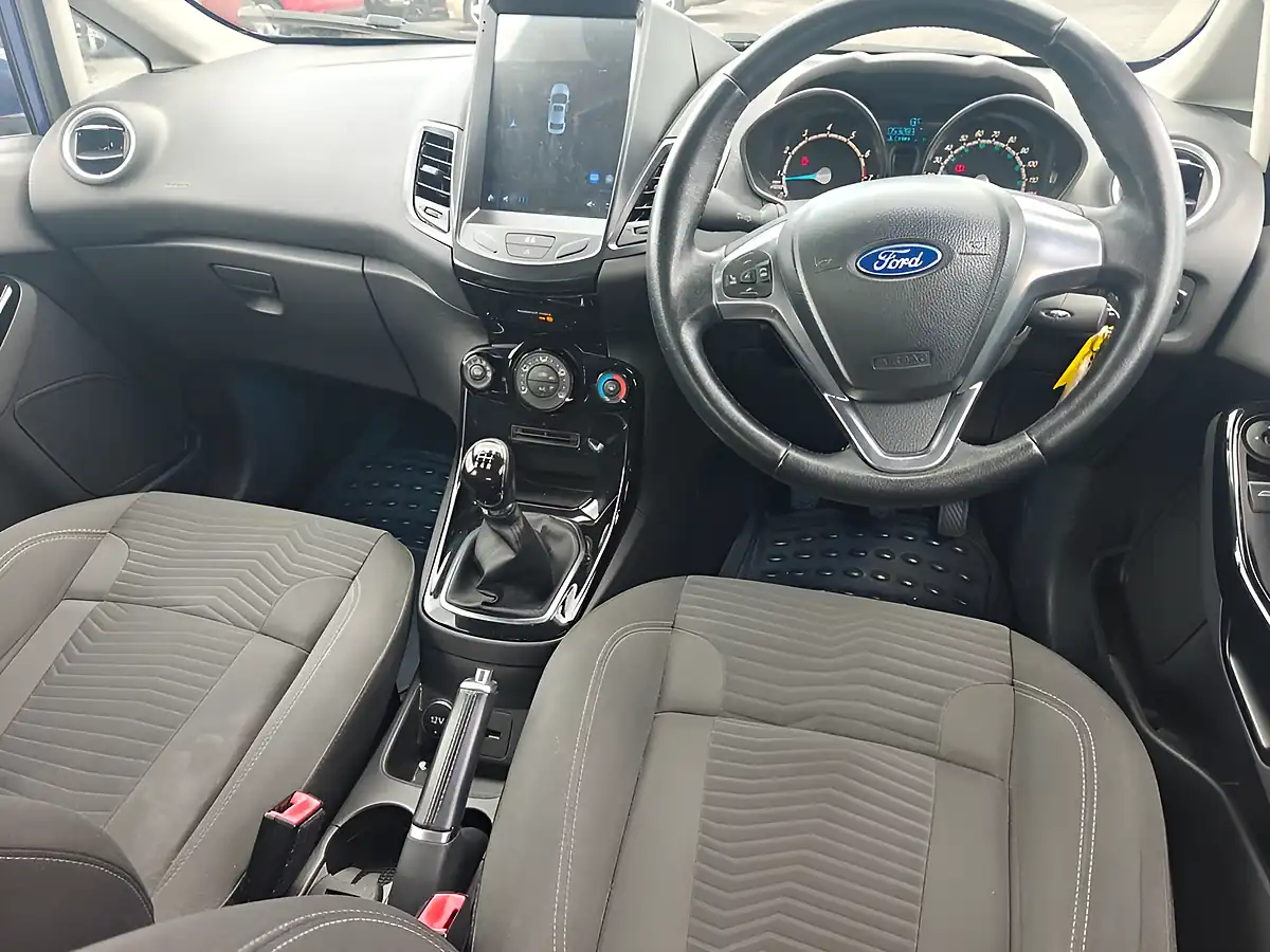Used 2015 Ford Fiesta Zetec Blue - Interior and Exterior details 6