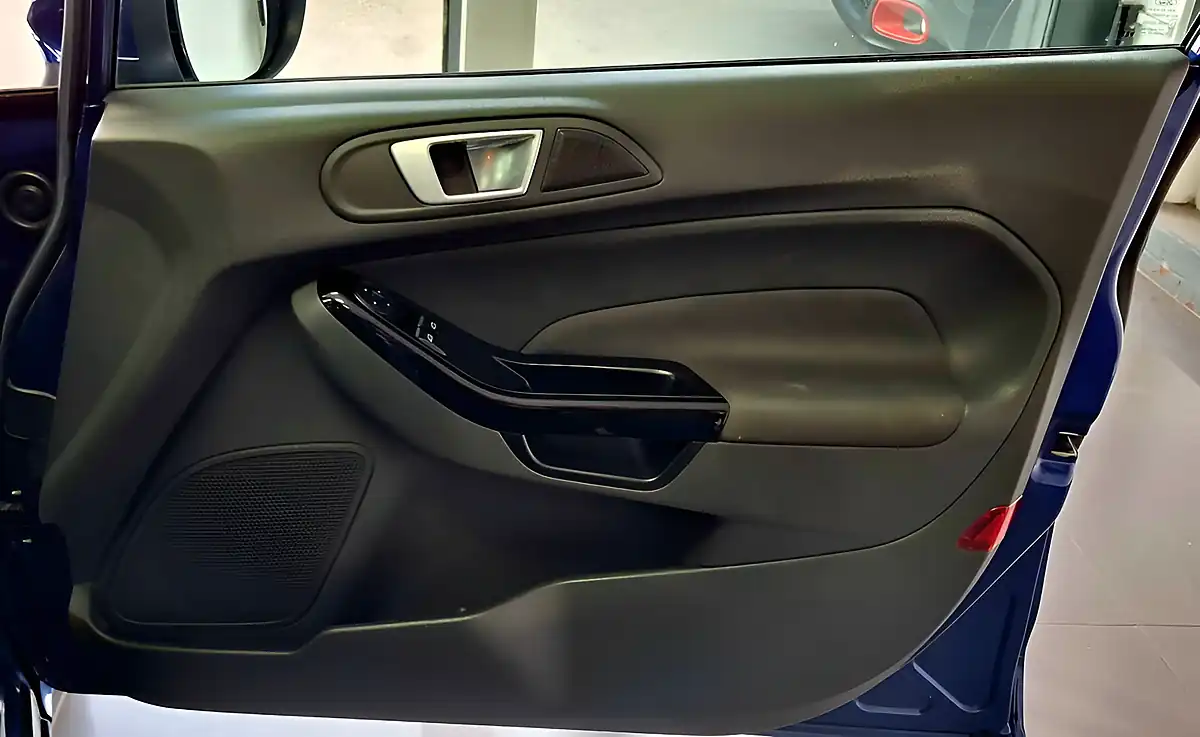 Used 2015 Ford Fiesta Zetec Blue - Interior and Exterior details 11