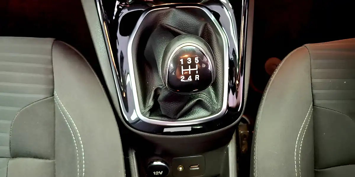 Used 2015 Ford Fiesta Zetec Blue - Interior and Exterior details 14