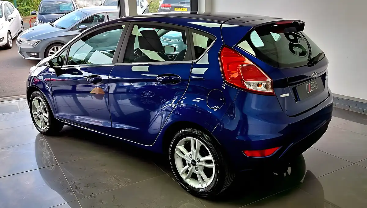 Used 2015 Ford Fiesta Zetec Blue - Interior and Exterior details 4