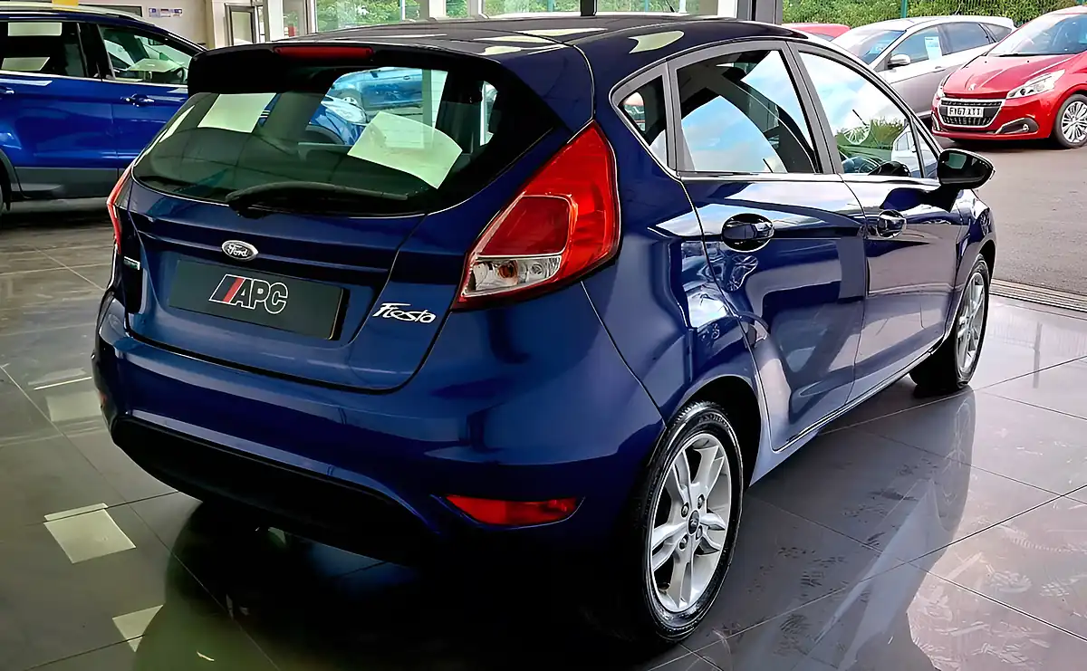 Used 2015 Ford Fiesta Zetec Blue - Interior and Exterior details 6