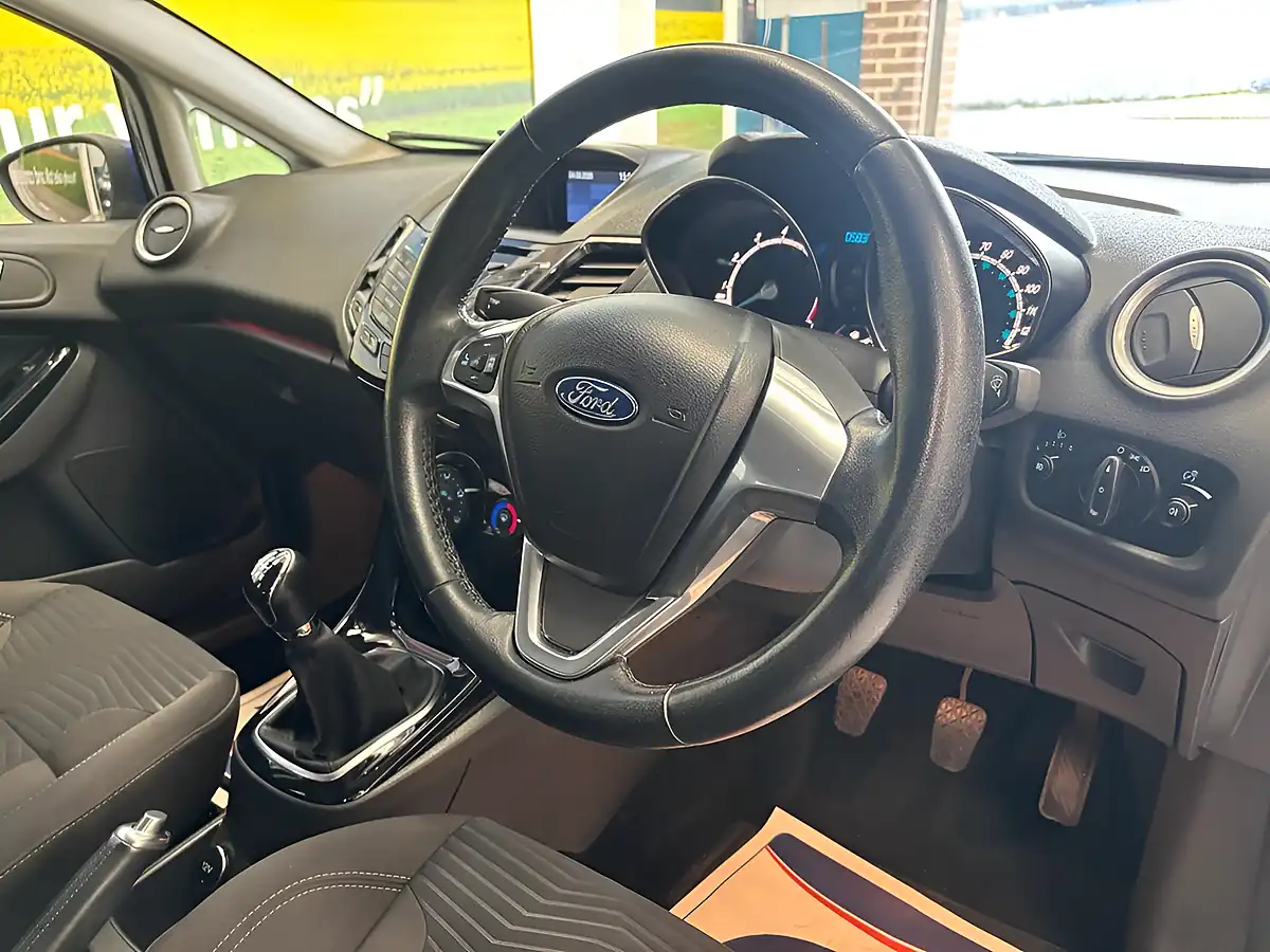Used 2015 Ford Fiesta Zetec Blue - Interior and Exterior details 11