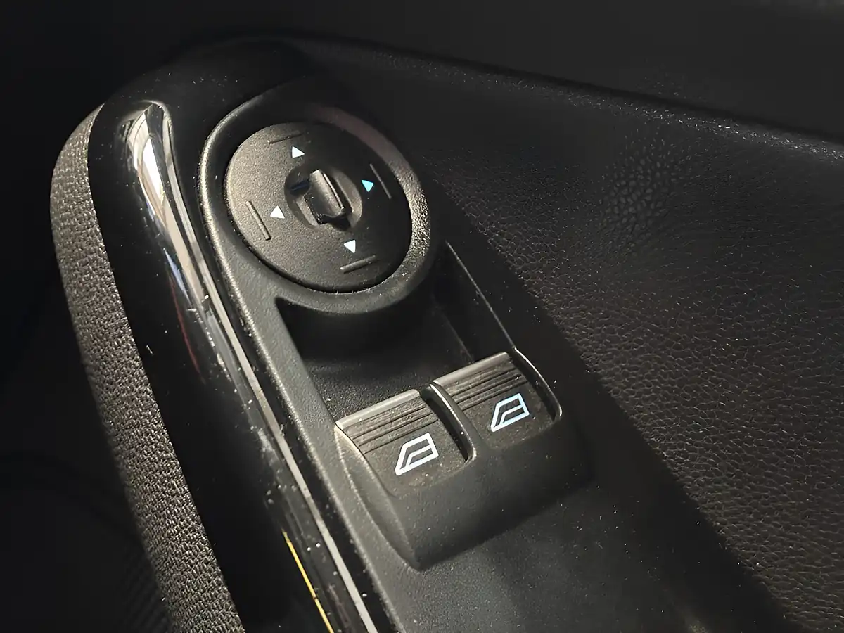 Used 2015 Ford Fiesta Zetec Blue - Interior and Exterior details 16