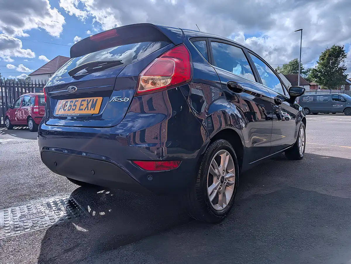 Used 2015 Ford Fiesta Zetec Blue - Interior and Exterior details 3