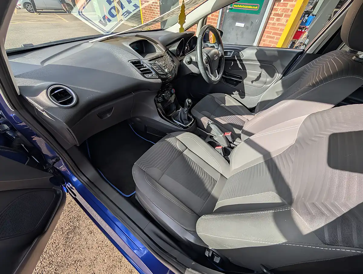 Used 2015 Ford Fiesta Zetec Blue - Interior and Exterior details 5