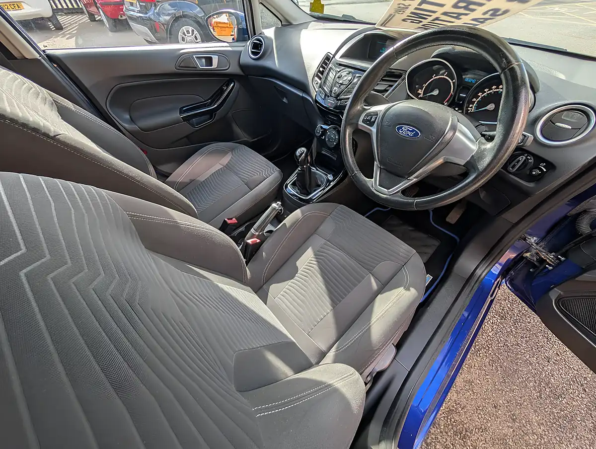 Used 2015 Ford Fiesta Zetec Blue - Interior and Exterior details 7