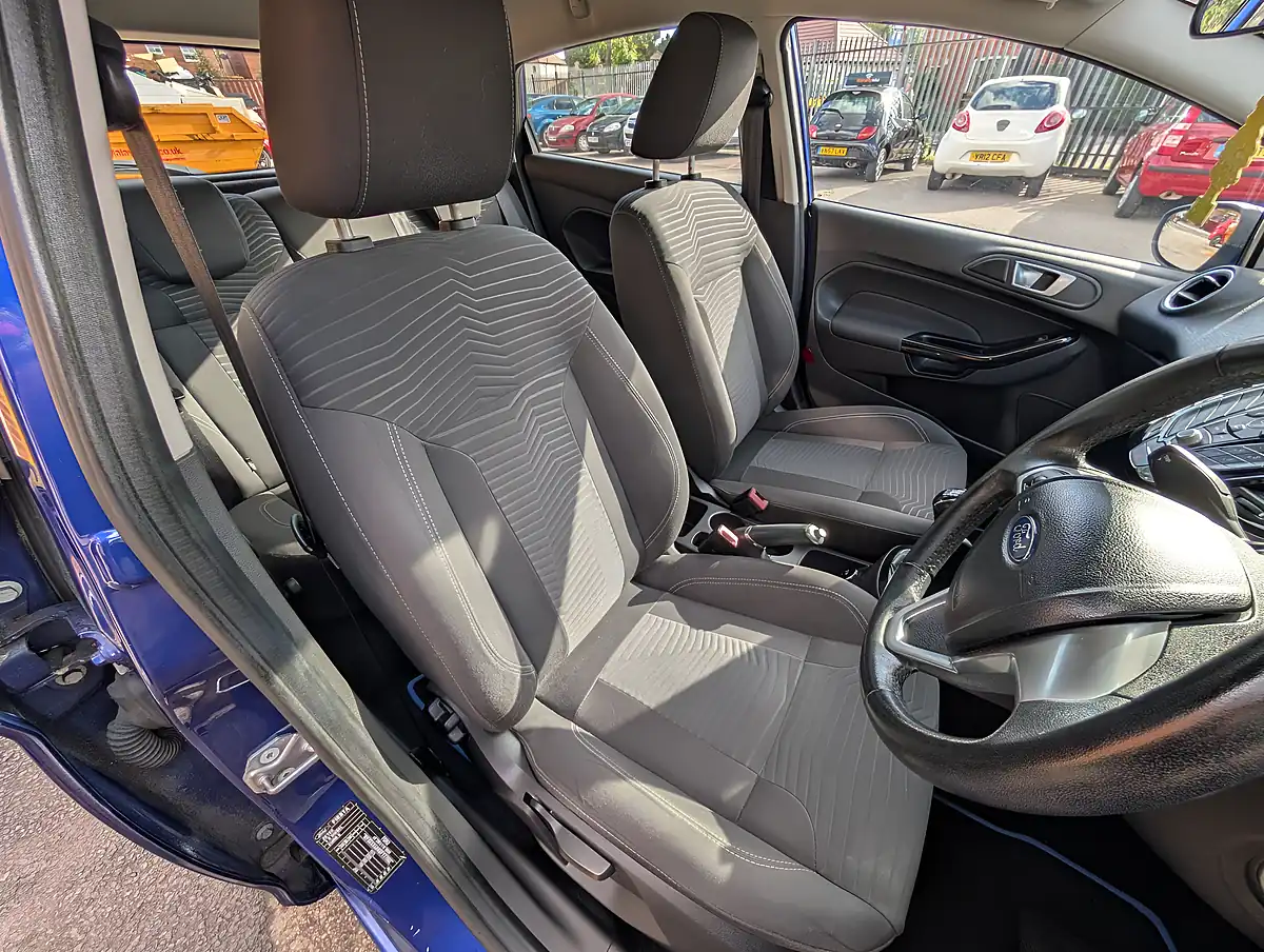 Used 2015 Ford Fiesta Zetec Blue - Interior and Exterior details 8