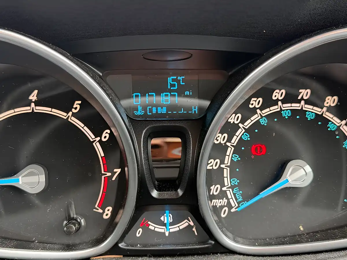 Used 2015 Ford Fiesta Zetec Blue - Interior and Exterior details 4