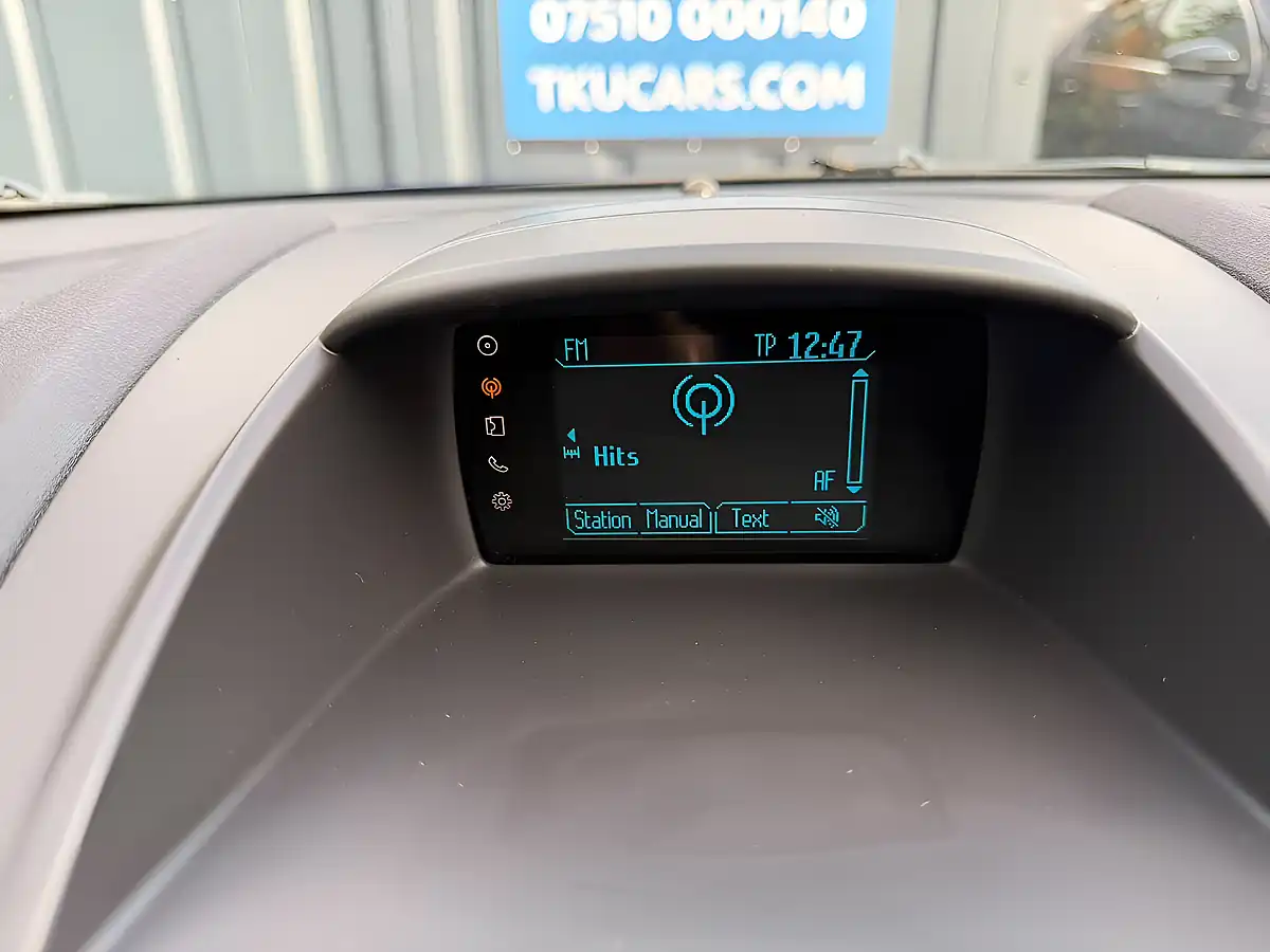 Used 2015 Ford Fiesta Zetec Blue - Interior and Exterior details 16