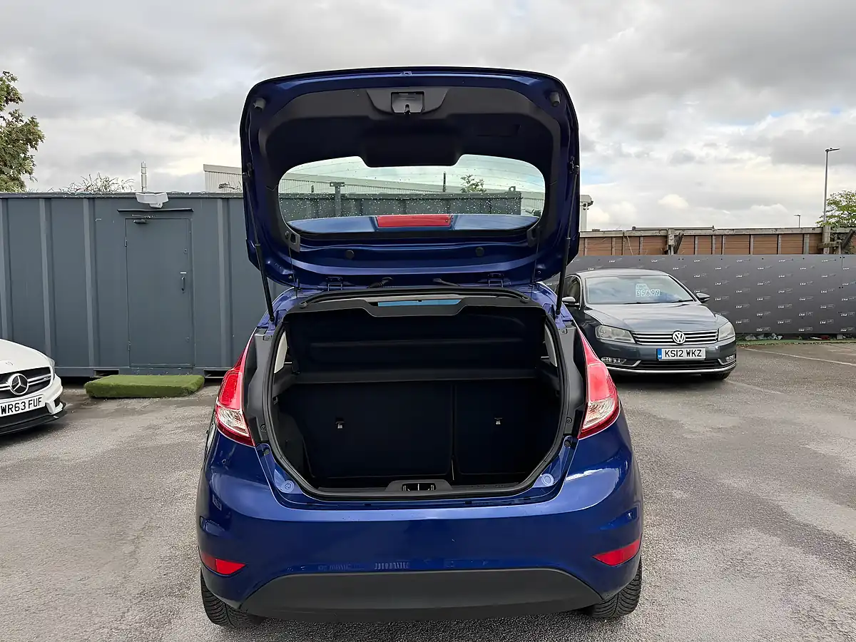 Used 2015 Ford Fiesta Zetec Blue - Interior and Exterior details 17