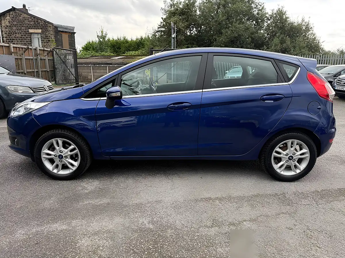 Used 2015 Ford Fiesta Zetec Blue - Interior and Exterior details 4
