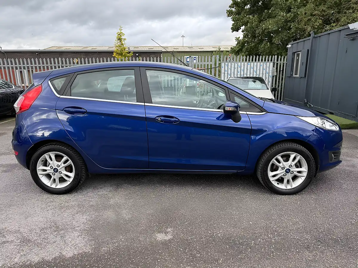 Used 2015 Ford Fiesta Zetec Blue - Interior and Exterior details 8