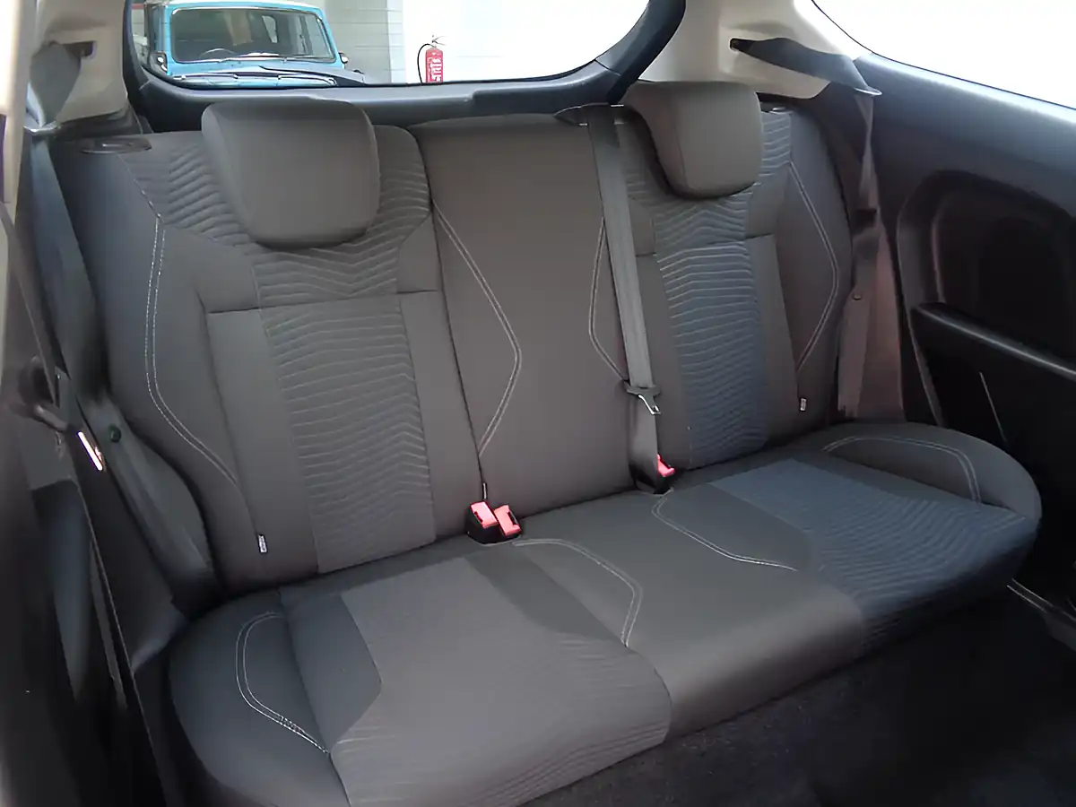 Used 2015 Ford Fiesta Zetec Blue - Interior and Exterior details 11