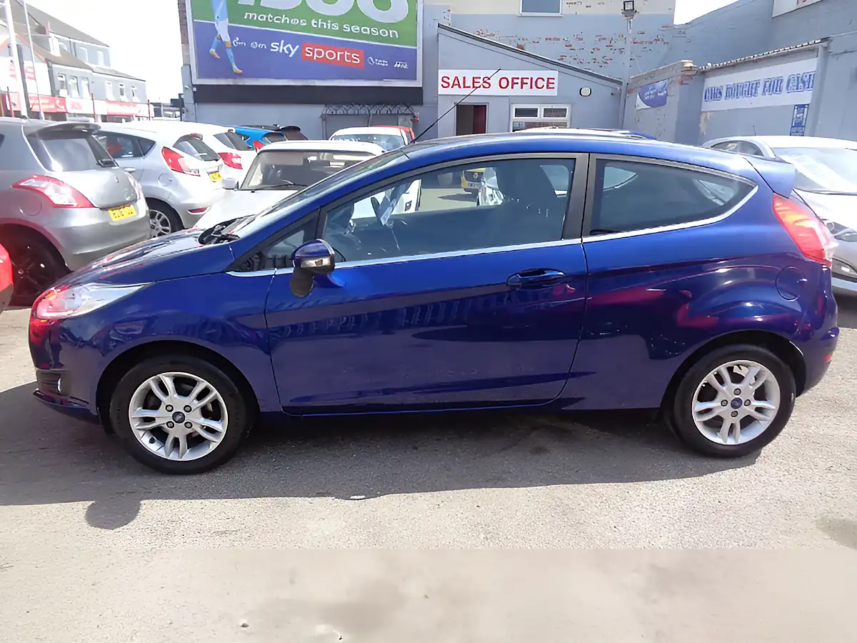 Used 2015 Ford Fiesta Zetec Blue - Interior and Exterior details 17