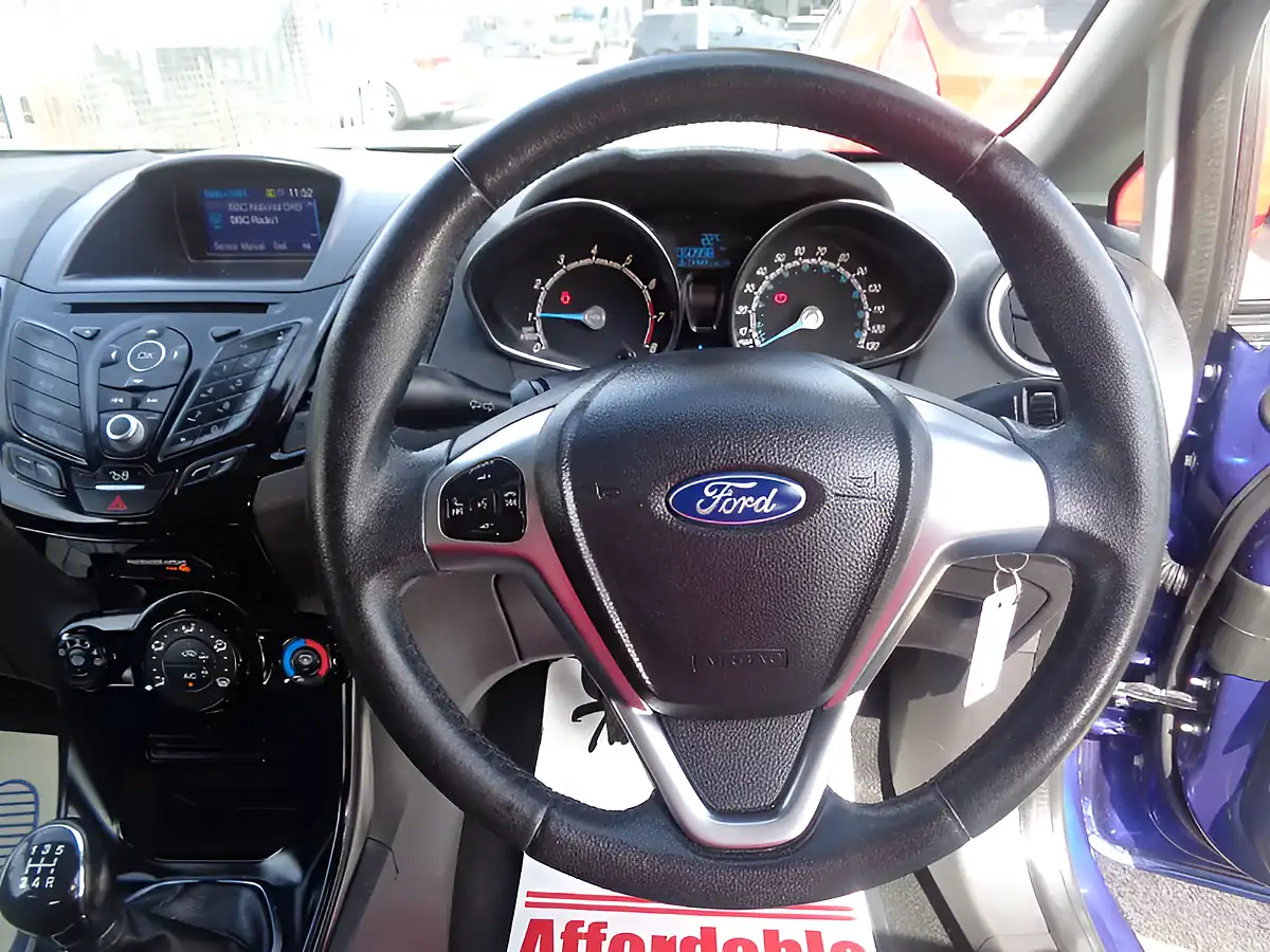 Used 2015 Ford Fiesta Zetec Blue - Interior and Exterior details 7