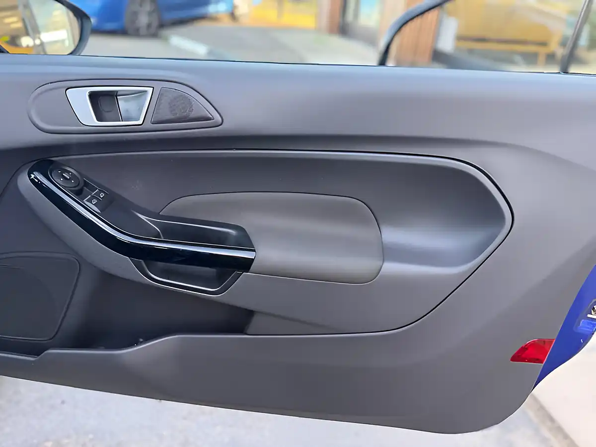 Used 2015 Ford Fiesta Zetec Blue - Interior and Exterior details 10