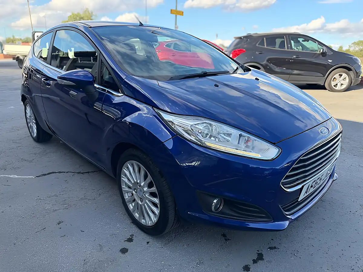 Used 2015 Ford Fiesta Zetec Blue - Interior and Exterior details 8