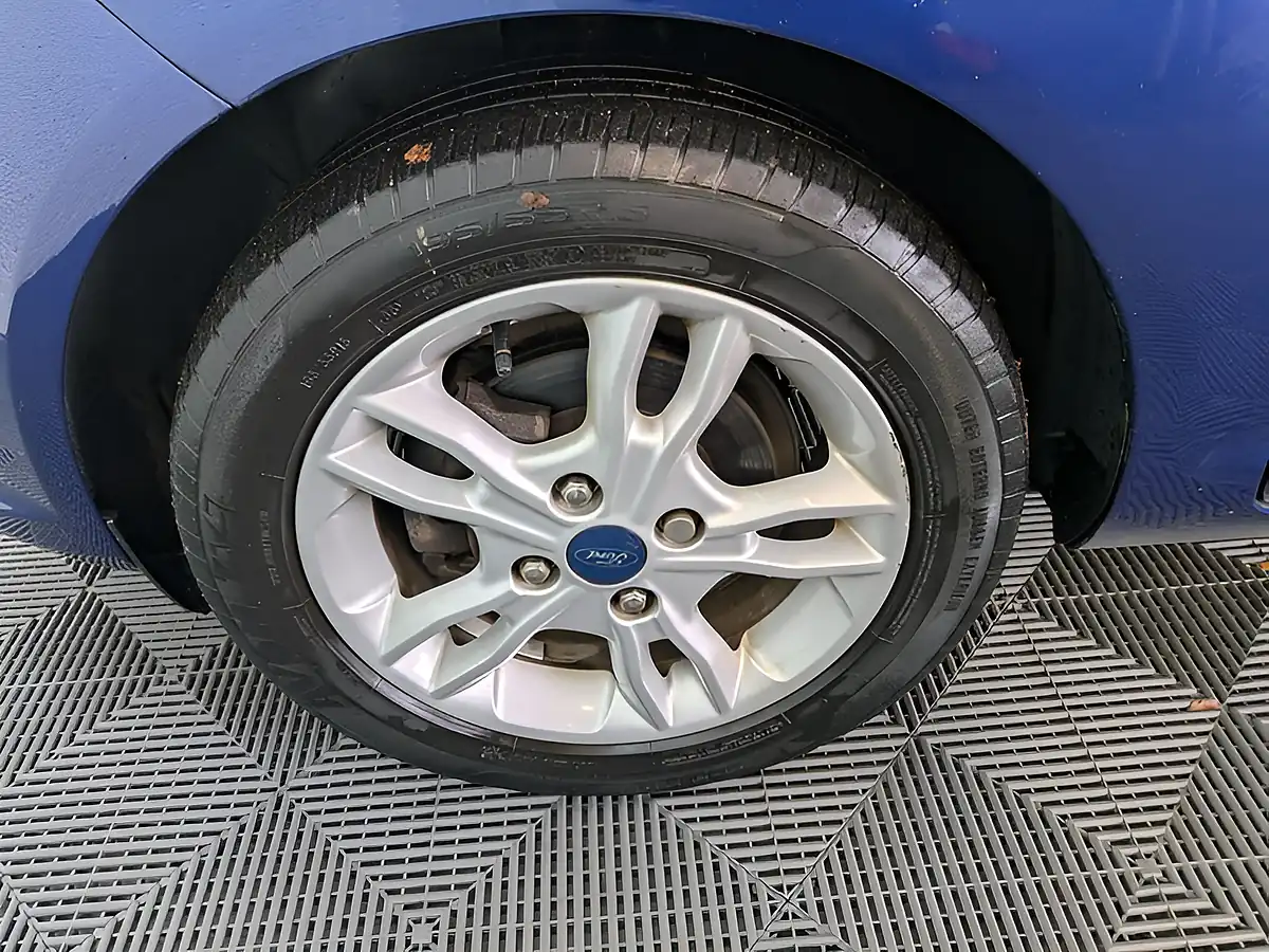 Used 2015 Ford Fiesta Zetec Blue - Interior and Exterior details 12
