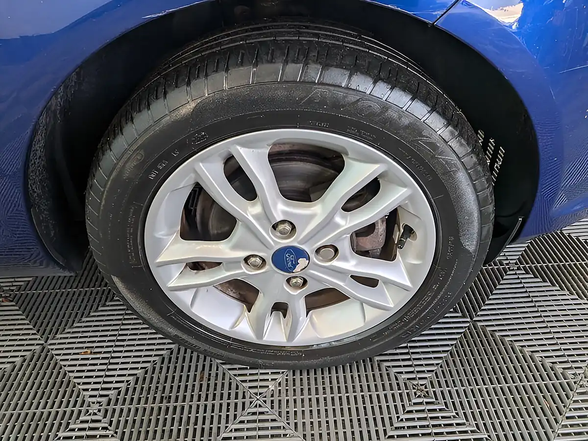 Used 2015 Ford Fiesta Zetec Blue - Interior and Exterior details 9