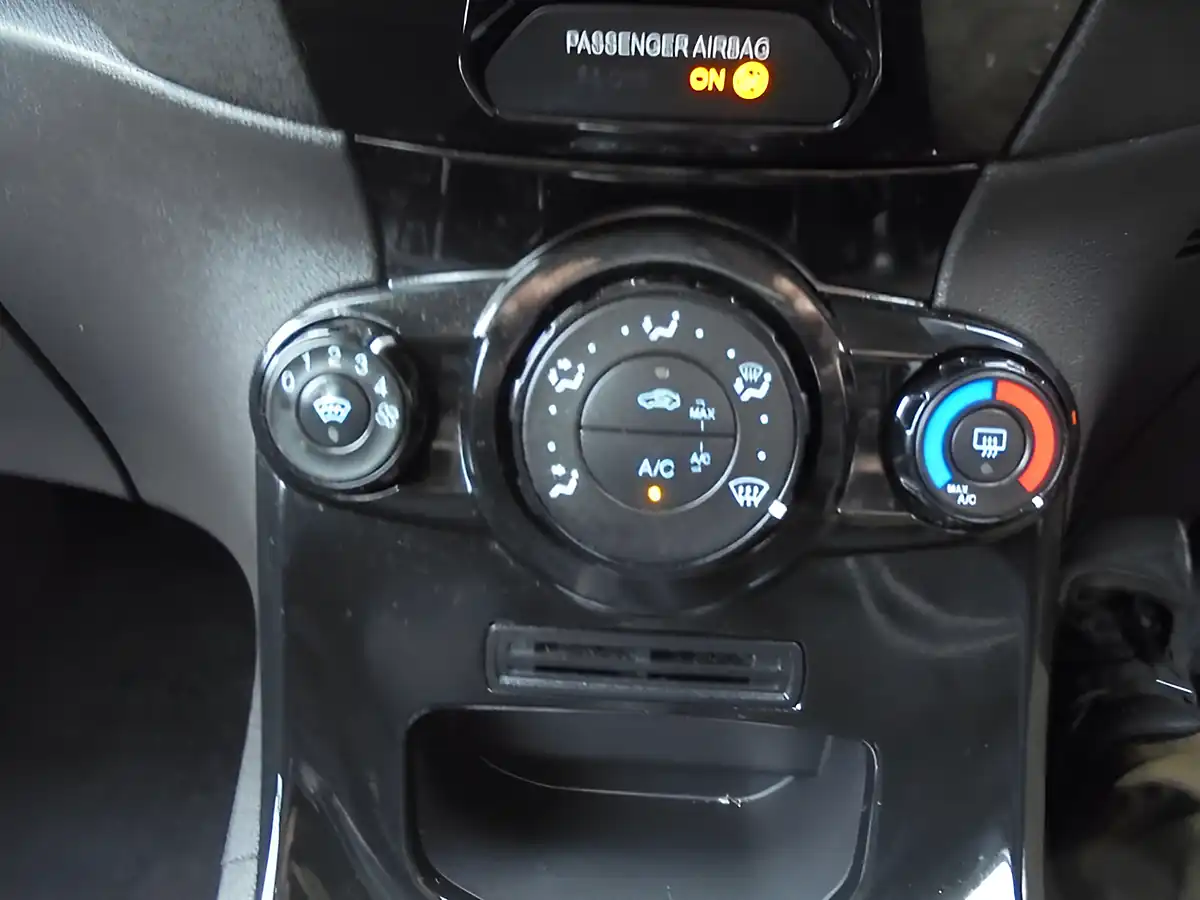 Used 2015 Ford Fiesta Zetec Blue - Interior and Exterior details 15