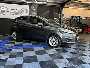 Used 2015 Ford Fiesta Zetec Grey - Interior and Exterior details 10