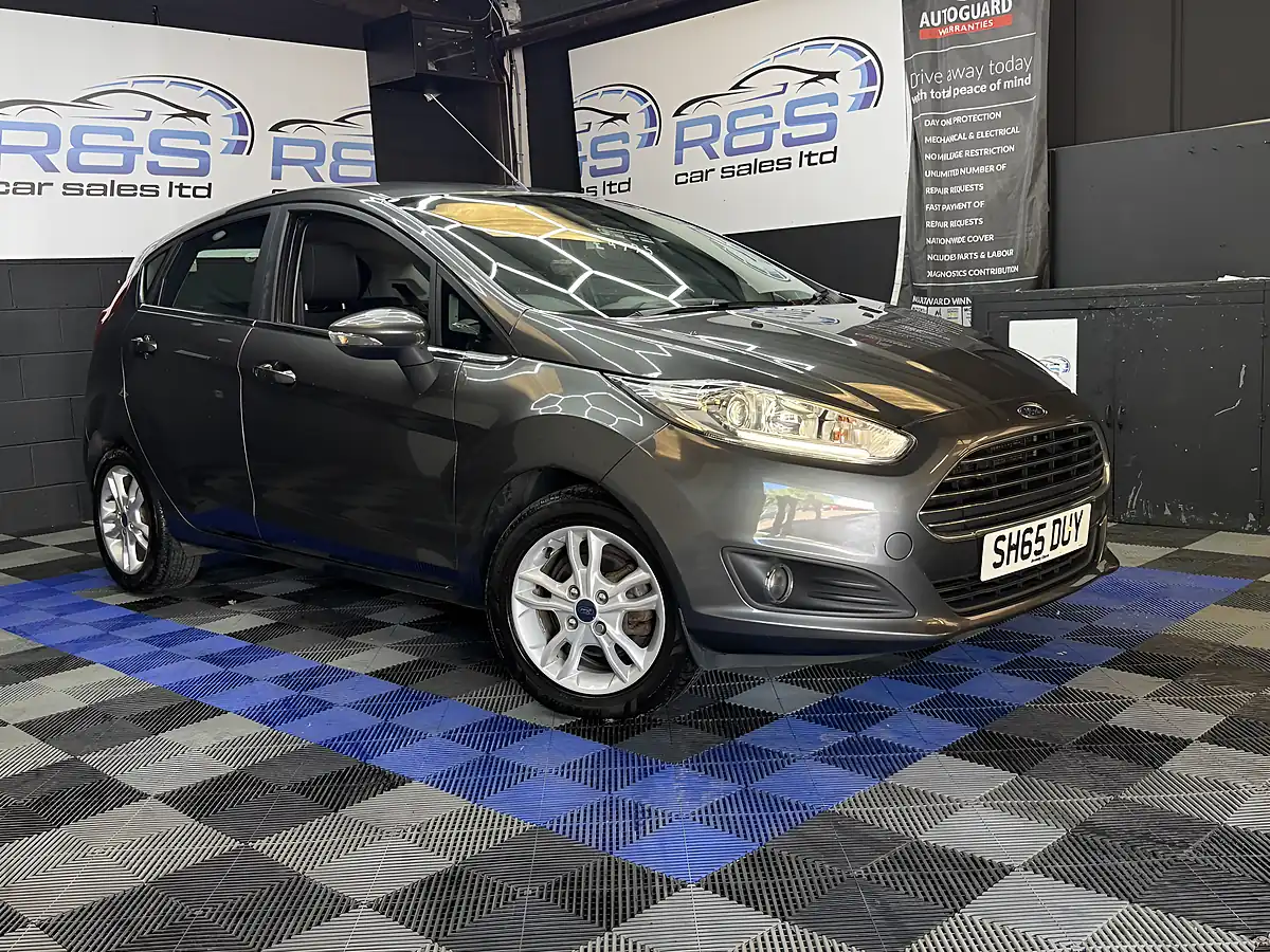 Used 2015 Ford Fiesta Zetec Grey - Interior and Exterior details 2